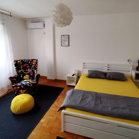 Ferienwohnung Five Belgrad Exterior foto
